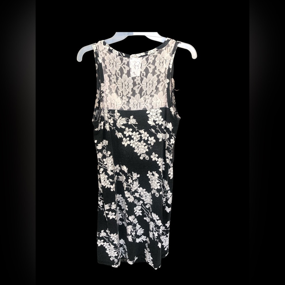 Jaclyn Smith Juniors Medium Black and White Dress - Picture 2 of 3